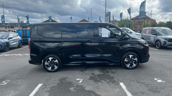 Ford Transit Custom 320 L1 Petrol Fwd 2.5 PHEV 232ps H1 Double Cab Van Sport Auto [NI] - Image 9